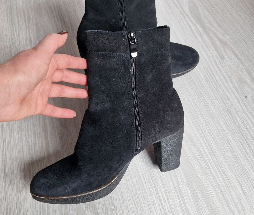 Дамски велурени боти