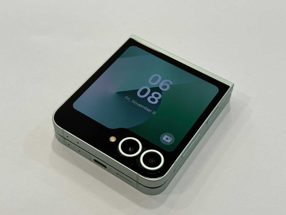 Samsung Galaxy Z Flip6 512GB / 12GB RAM