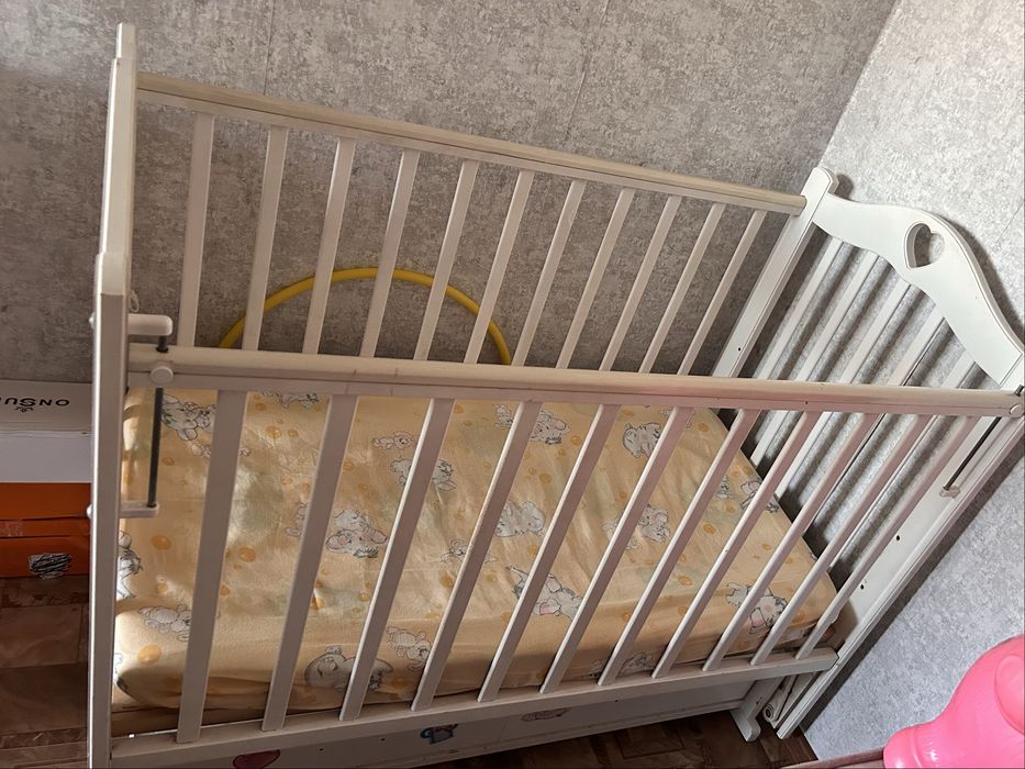 Продам детскую кроватку