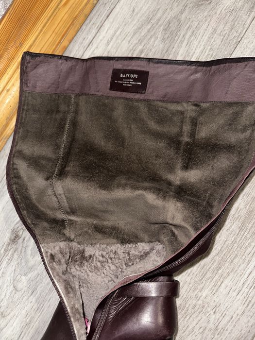 Продам женские сапоги basconi