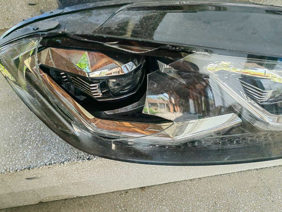 Фар VW Golf 7 Face LED десен / Фар Голф 7 / Фар VW Amarok ляв / Фар Амарок Оригинален