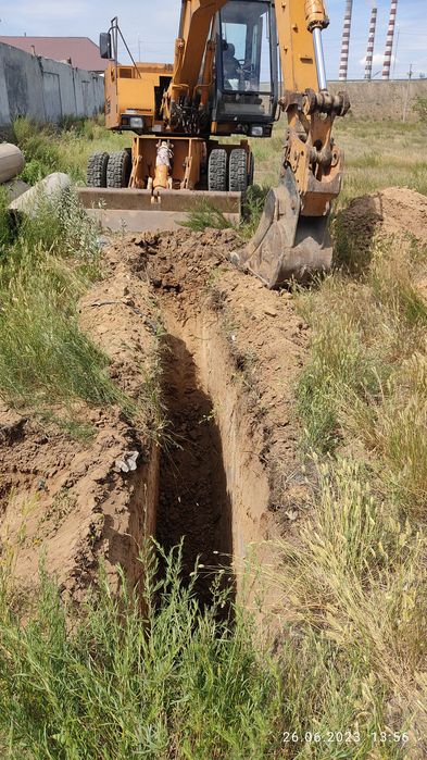 Продам срочно колесный экскаватор