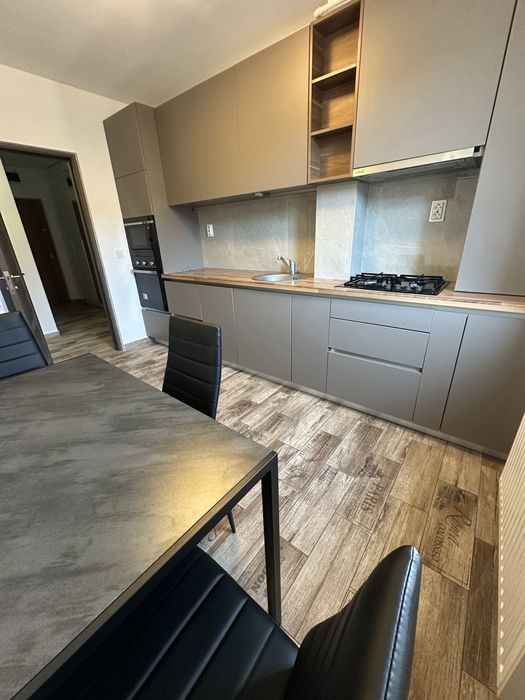 Inchiriez apartament 2 camere decomandate langa Iulius Mall - Park Lake  €650 nenegociabil