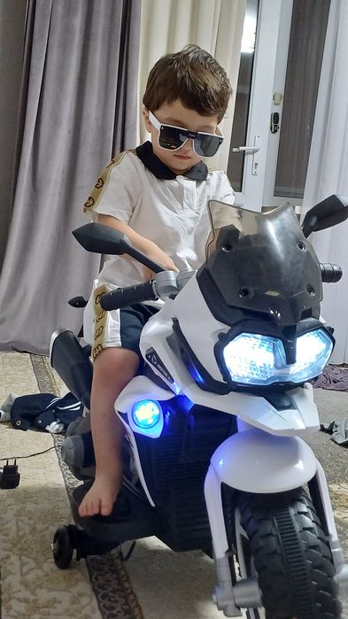 Мотоцикл.              .