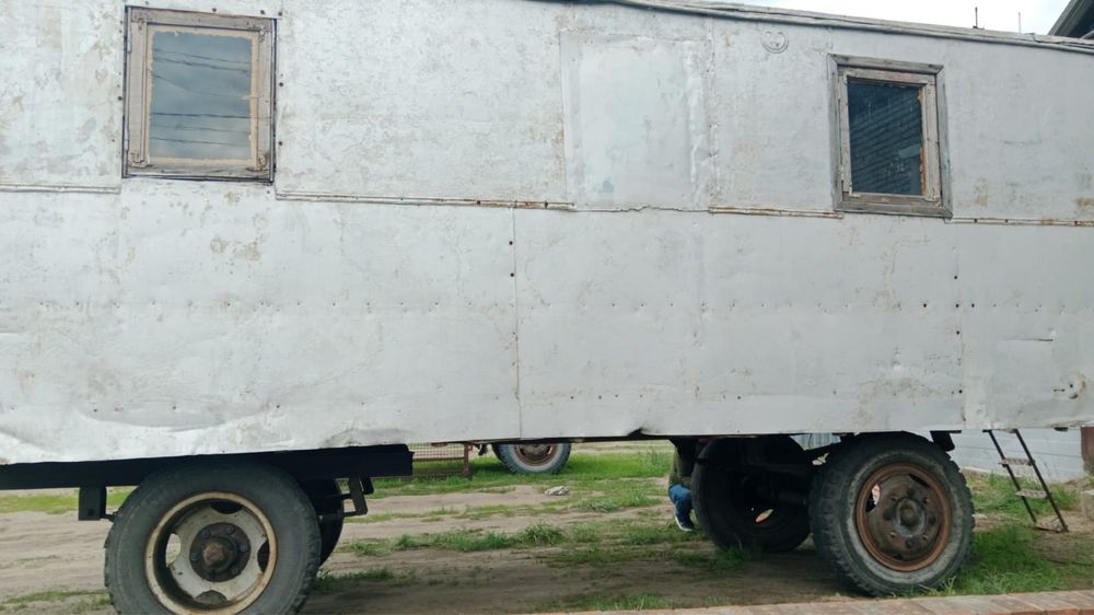 Продам бытовку на колесах