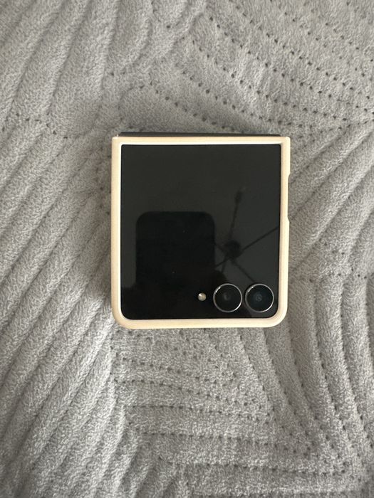 Samsung Galaxy Z Flip 7 / 512 gb