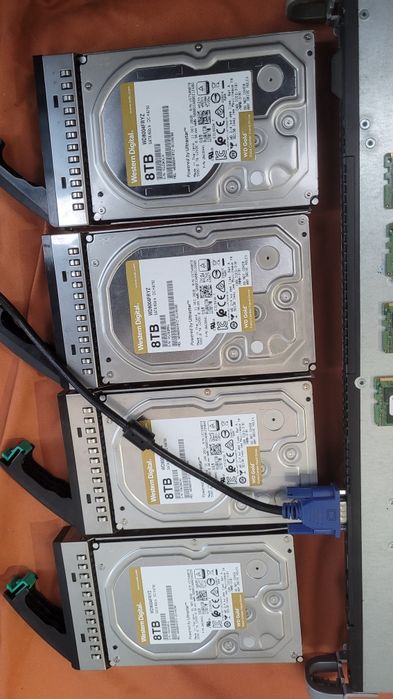 server intel cpu r 1000 64 gb ram 2 pci exp hard wd 4 x 8 tb tera