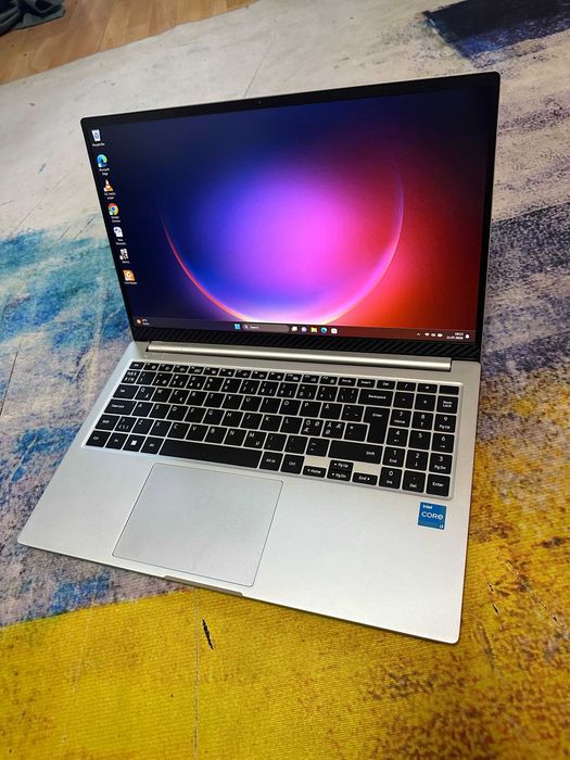 laptop samsung galaxy book, i3 gen 12, octacore, 8 gb, ssd