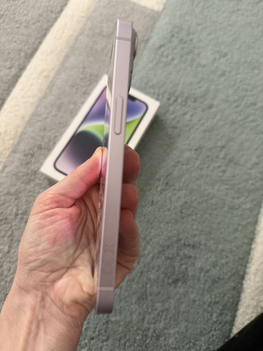 Телефон Iphone 14