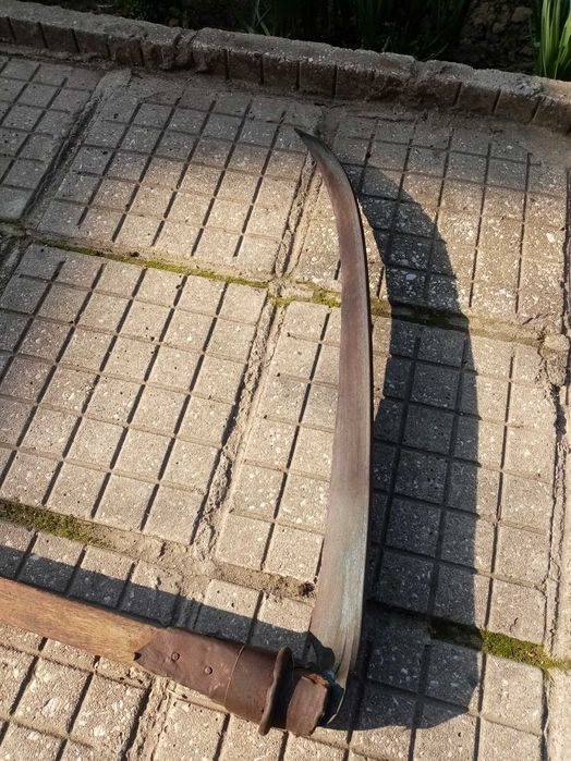 Коса за декорация или работа.