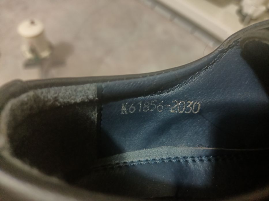 Продам детские туфли