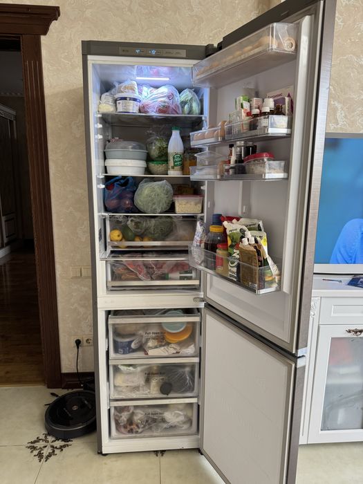 Холодильник Samsung