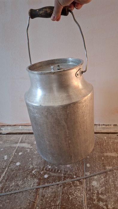 СРОЧНО! Продаётся алюминиевый бидон