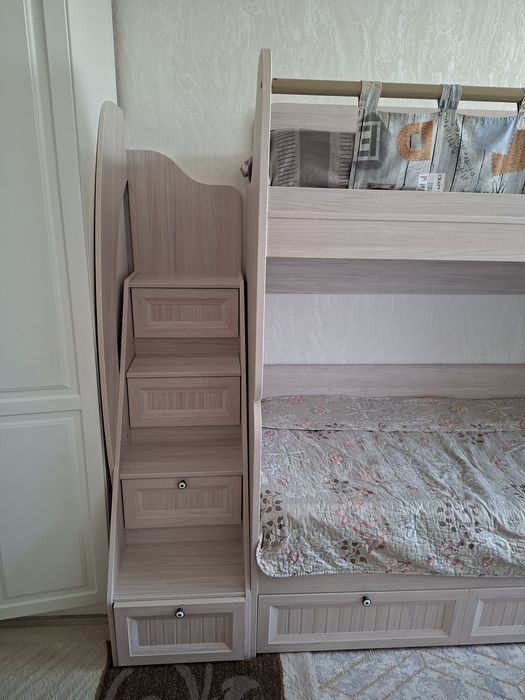 Продам 2-х ярусную кровать