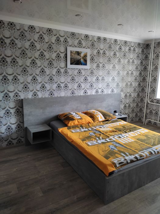 Квартира для двоих на часы