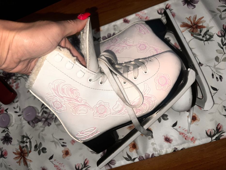 Кънки за лед като Нови