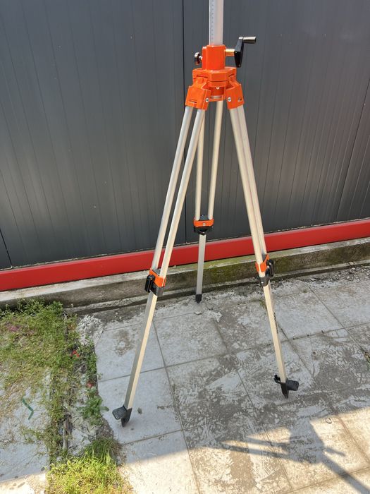 Vand trepied nivela laser cu ridicare de inaltime Nedo