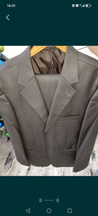 Продам костюмы новые.