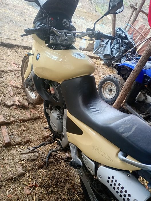 De vânzare motocicleta BMW F650!