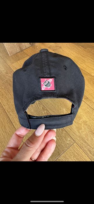 Шапки с козирка, различни модели