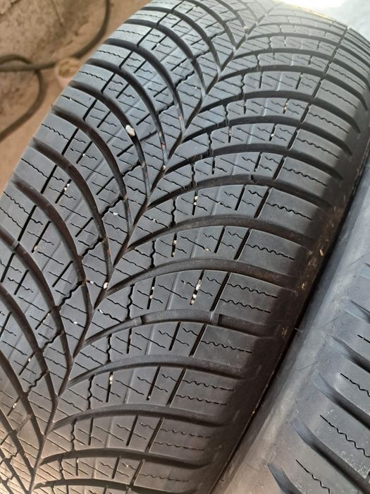 2 anvelope Allseasons 215 60 r17 Goodyear