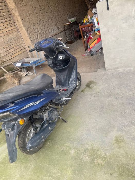 Skuter sotiladi srochni