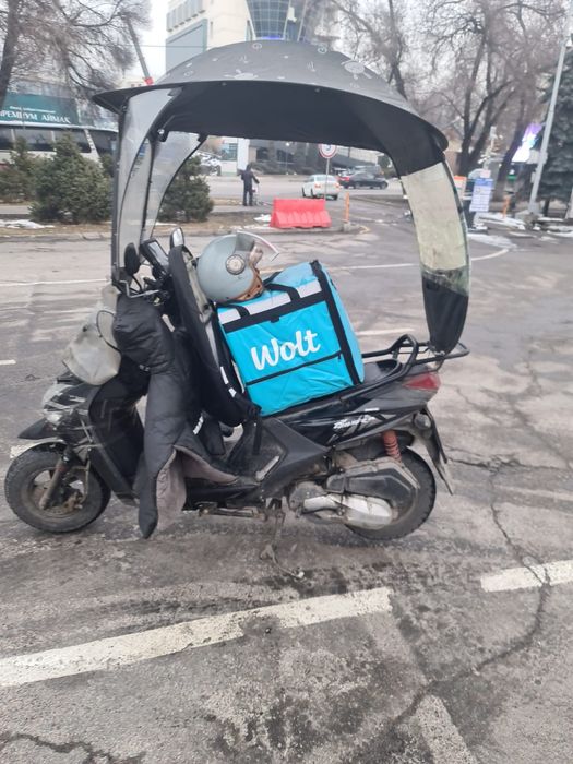 Мопед ходовой,продаётся вместе с сумкой и шлемом