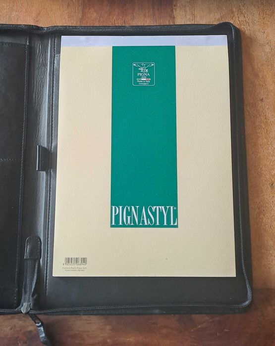 папка за документи естествена кожа черна с цип А4 внос от Италия