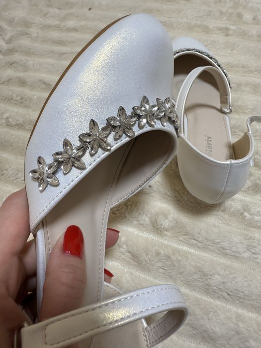 Продам детские туфли