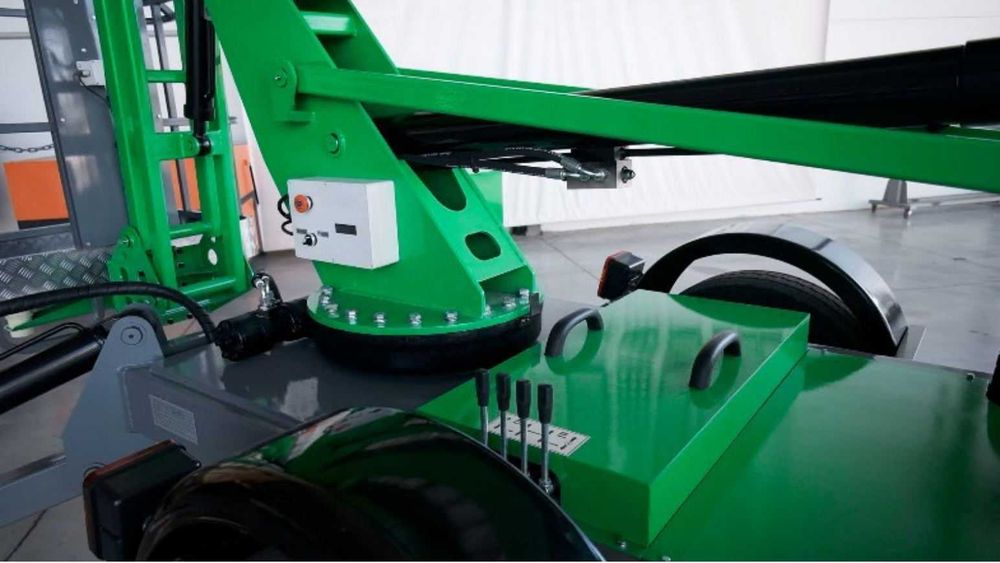 Подъемник прицепной гидравлический 14м