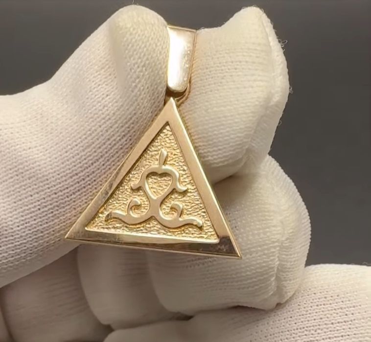 Золотой кулон 585 пр тумар