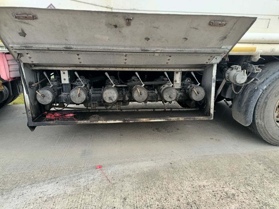 Vand semiremorca CISTERNA -40000 LITRII