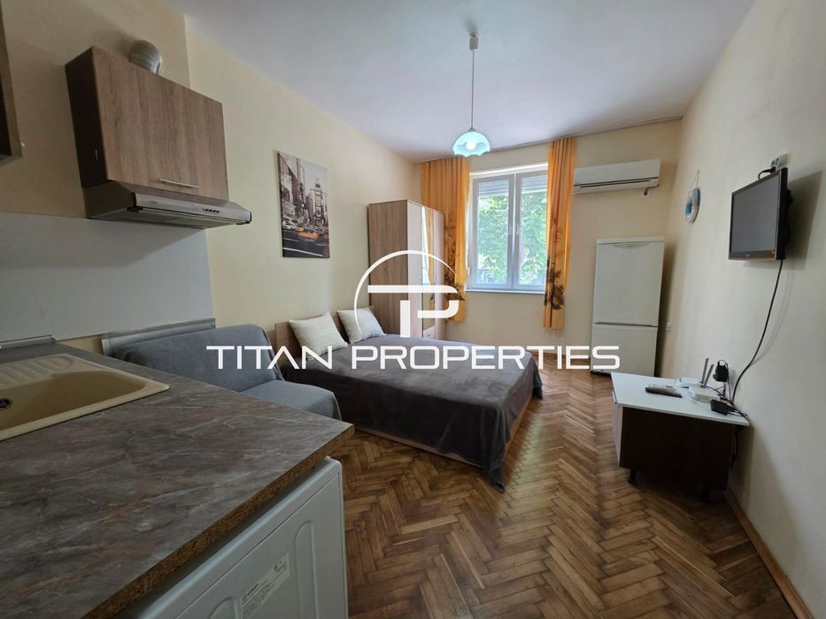 Дава се под наем Едностаен апартамент в Бургас, Център - 25 кв.м за 306 € - Снимка #2