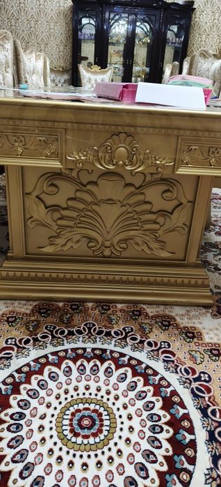 Продается стол и стулья