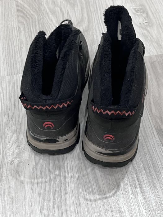 Продам новые ботинки на зиму