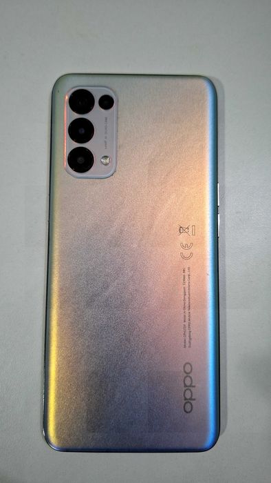Телефон OPPO Reno 5
