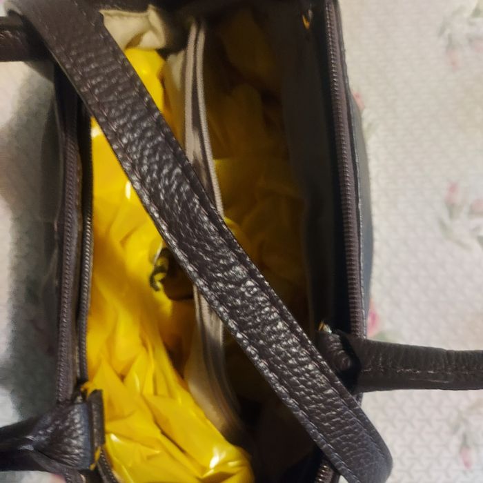 Genți din piele naturală