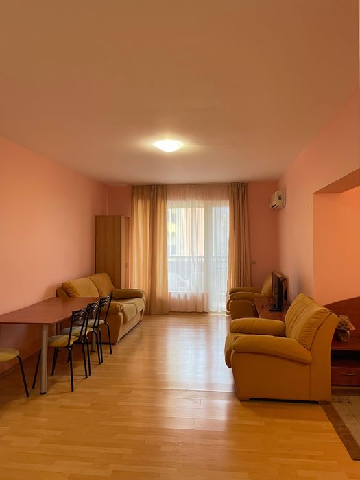 Дава се под наем Едностаен апартамент в к.к. Златни пясъци - 50 кв.м за 40 € - Снимка #1