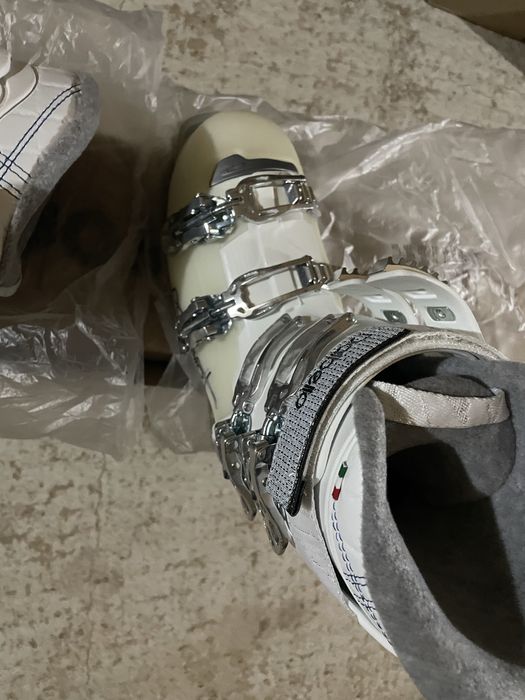 Vand clapari ski pret 350 lei