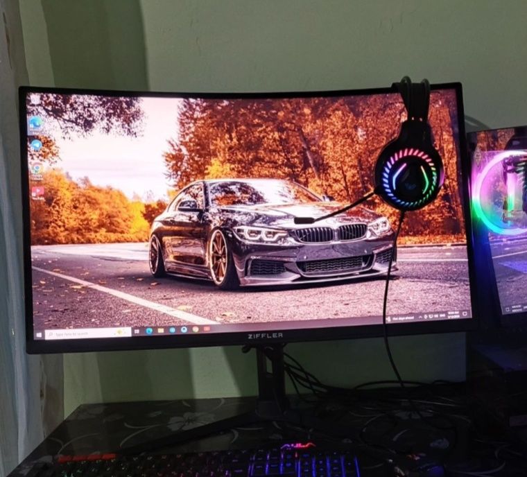 Kuchli gaming Momitor