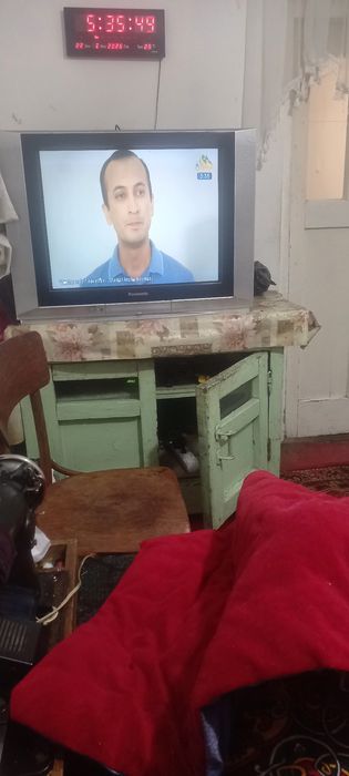 Телевизор  panasonic,