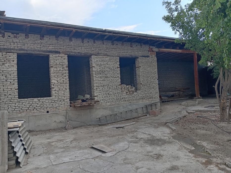 Uy sotiladi tamiri  tugamagan 4 sotix