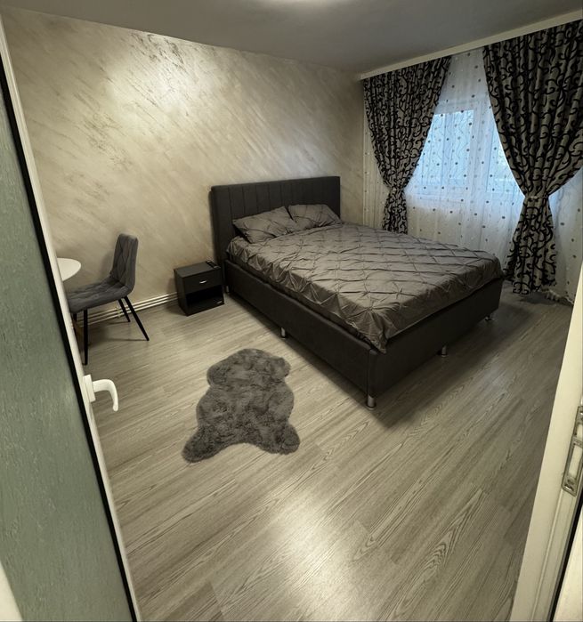 Proprietar,inchiriez garsoniera!