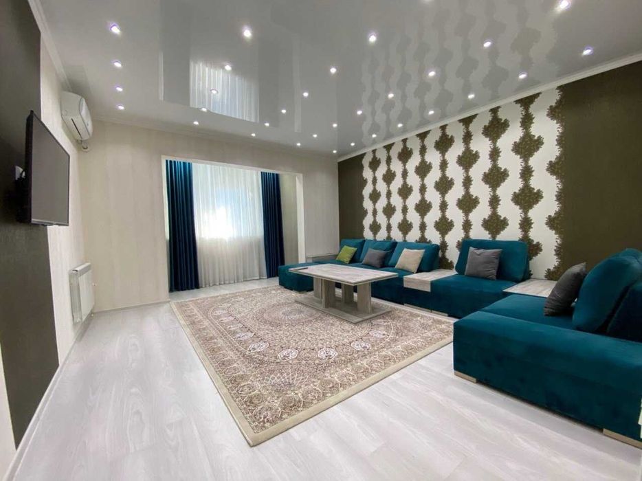 аренда 3-х комн ориентир  гостиница Россия