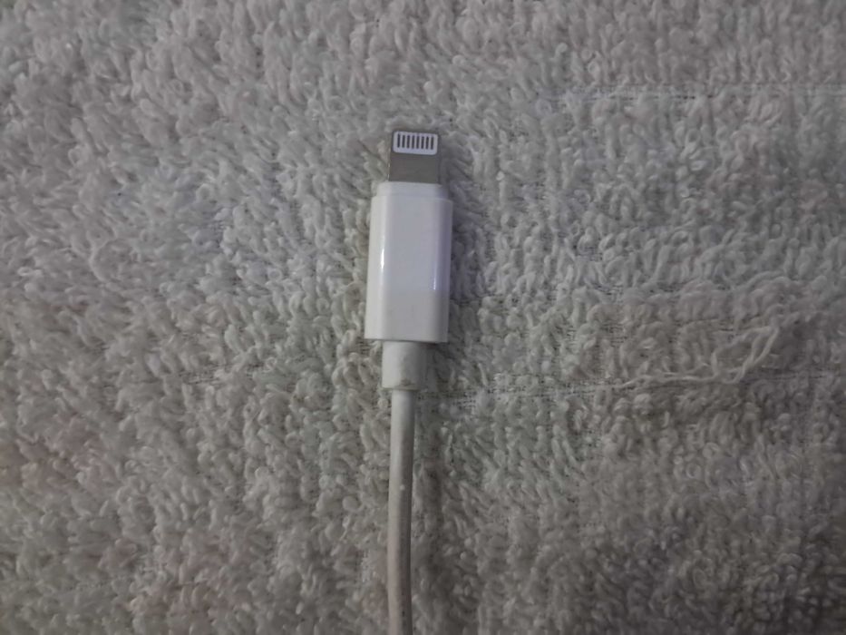 Кабель lightning - aux