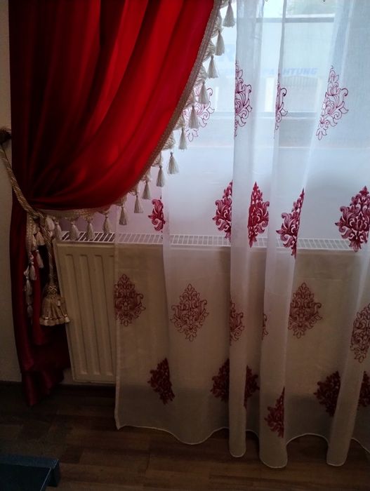Draperie catifea roșie+perdea
