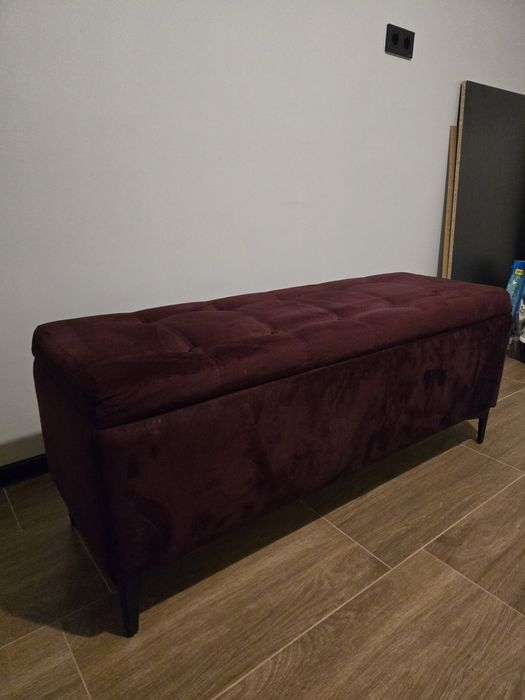 Vând bancheta tapitata  cu lada de depozitare