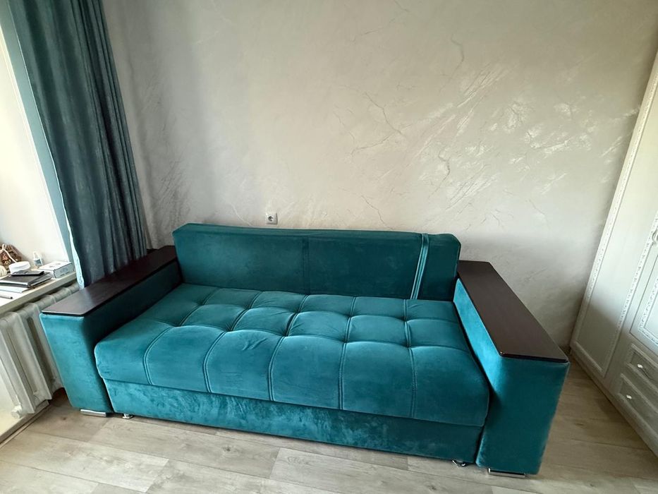 Срочно продам диван