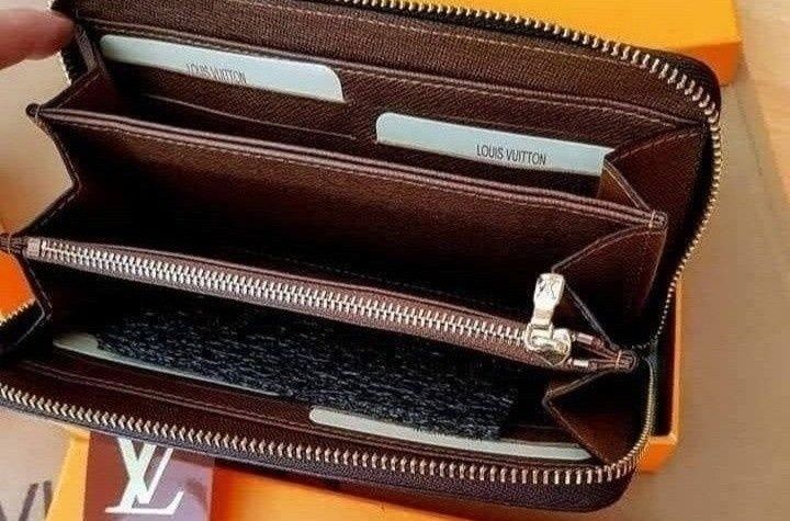 Geanta +portofel, new model, super calitate, saculet, etichetă