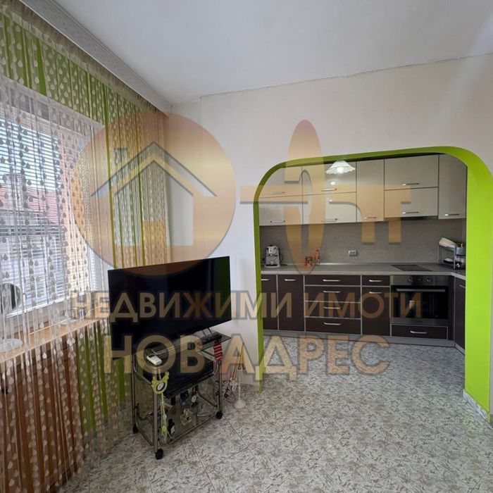 Продава се Четиристаен апартамент в Търговище, Център - 105 кв.м за 1477 €/кв.м - Снимка #1